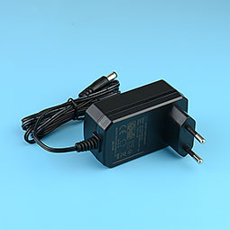  拉杆音箱电源适配器15V1.2A